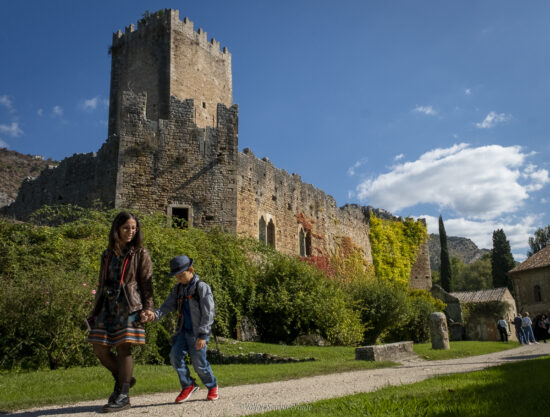 VIAGGIO NELLA BELLEZZA: IL GIARDINO DI NINFA CON I BAMBINI