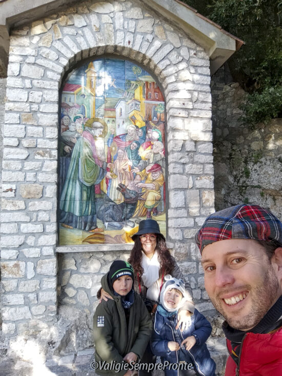 IL PAESE DOVE E’ SEMPRE NATALE, A SPASSO PER GRECCIO CON I BAMBINI